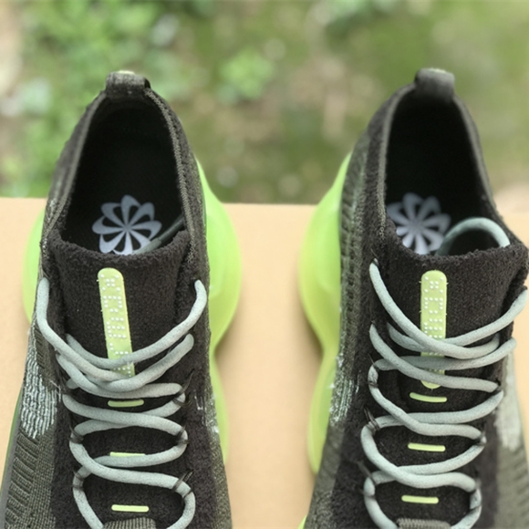 Nike Air Max Scorpion Flyknit - Picture 4 of 9